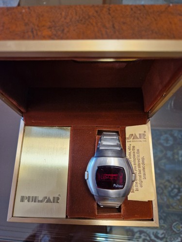 Vintage 1970 quartz - vintage,